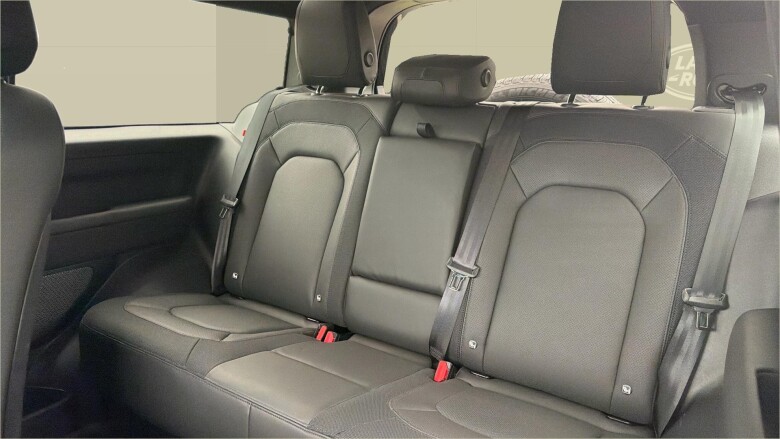 Land Rover Defender 3.0 D250 X-Dynamic HSE 90 3dr Auto Diesel Estate